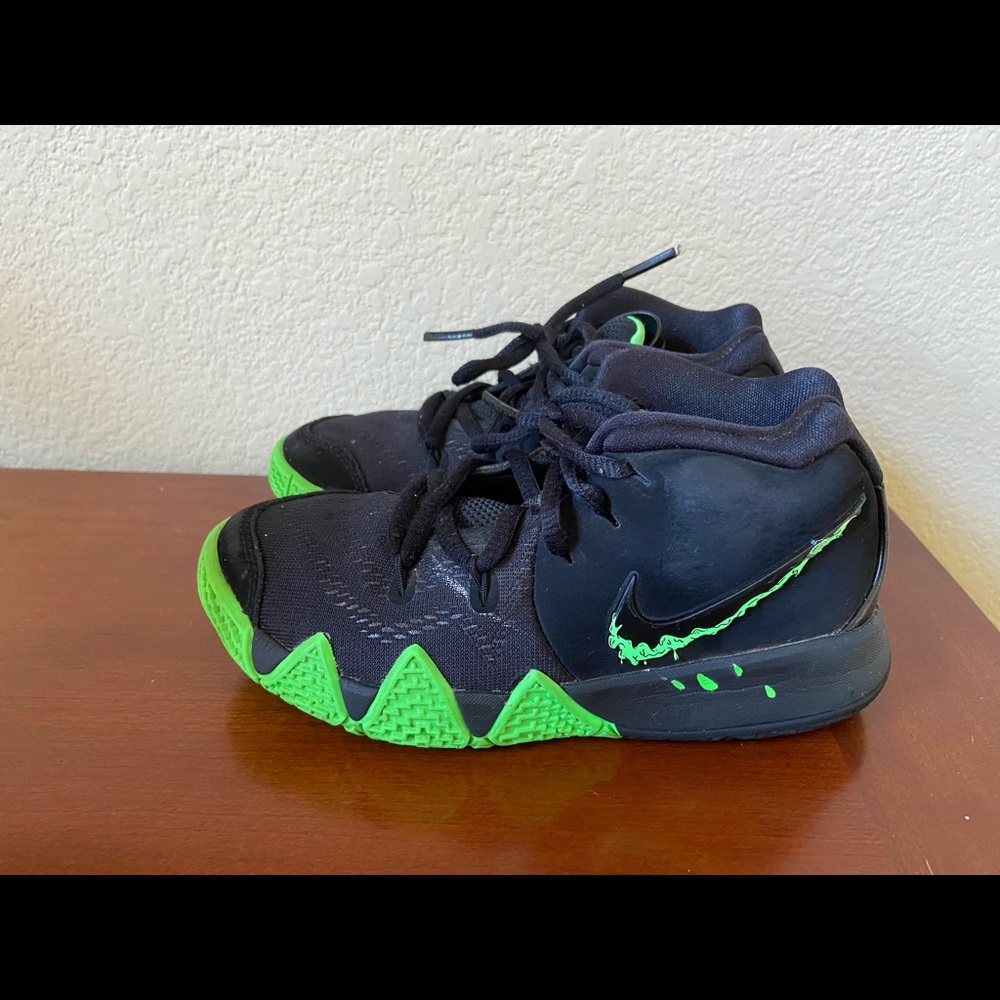 Kyrie 4 Halloween size 12c